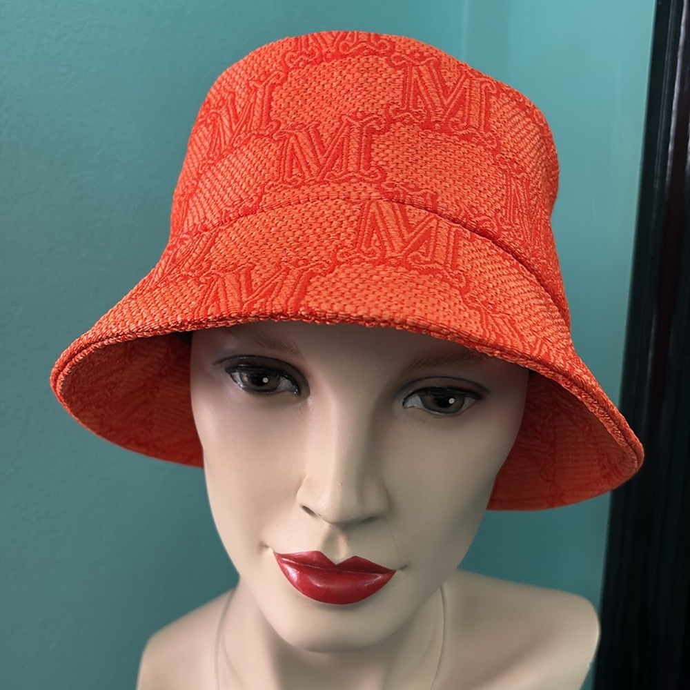 Max Mara Bucket Hat